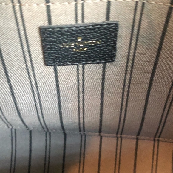 Louis Vuitton Empreinte Montaigne MM  SOLD - Picture 7 of 8